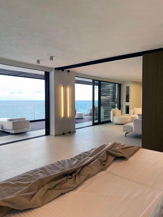 Mystique Luxury Suite Achlia 外观 照片