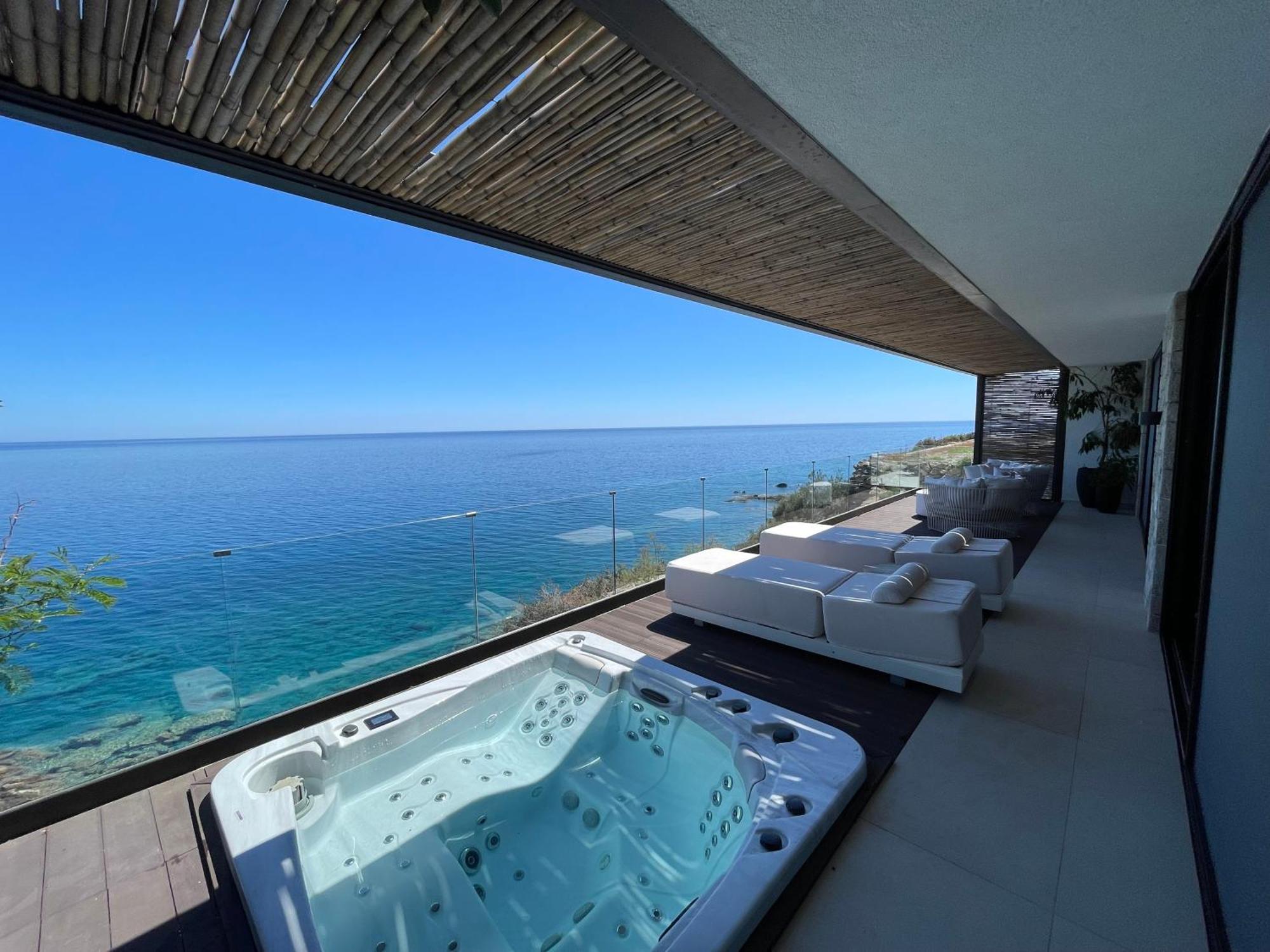 Mystique Luxury Suite Achlia 外观 照片